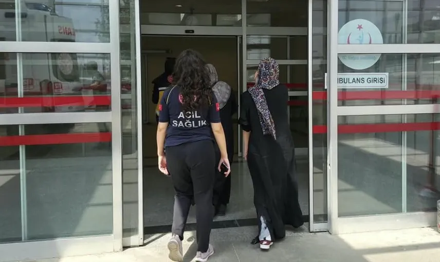 Adıyaman'da motosiklet yayalara çarparak iki kişiyi yaraladı
