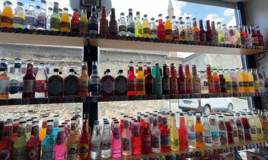 Hobi olarak başladı, dükkan açtı: gazoz kapağı koleksiyonundan gazoz bakkala