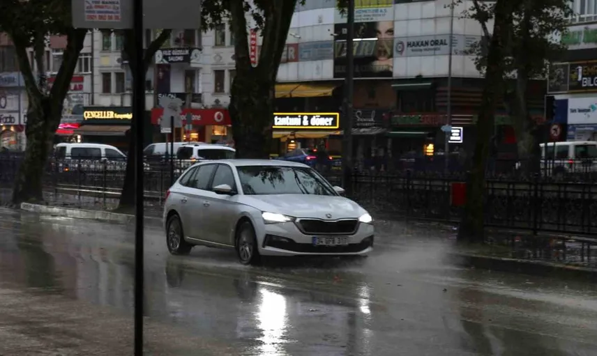Kastamonu'da sağanak yağış tehlikesi: Valilikten uyarı