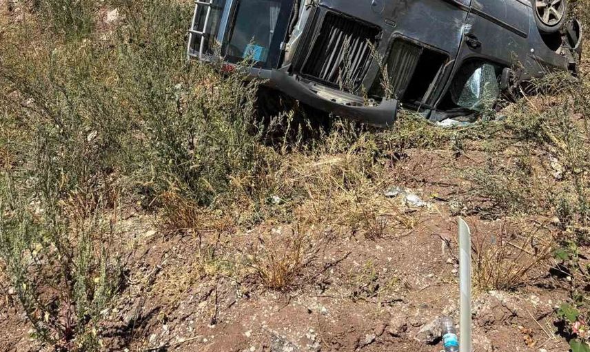 Bilecik'te kontrolden çıkan araç takla attı, sürücü yaralandı