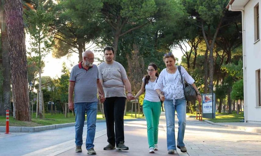 Ece Volkan üniversiteli oldu, Aydın'ın otizmli gençleri için umut ışığı