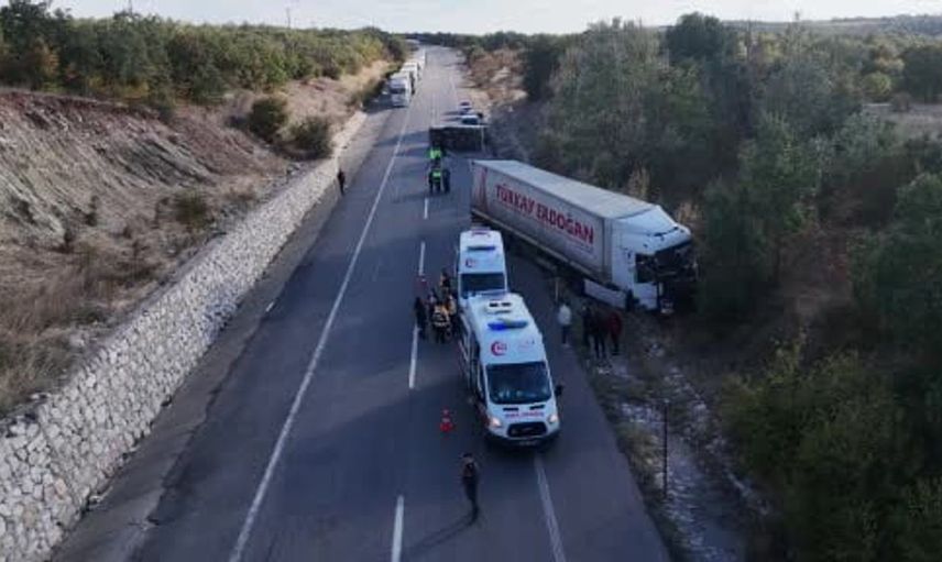 Edirne'deki tır kazasında dört kişi yaralandı