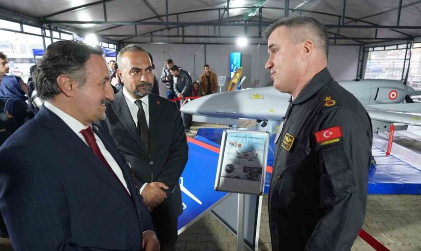 İstanbul milletvekili karayel, bartın üniversitesinde bilimfest etkinliğini ziyaret etti