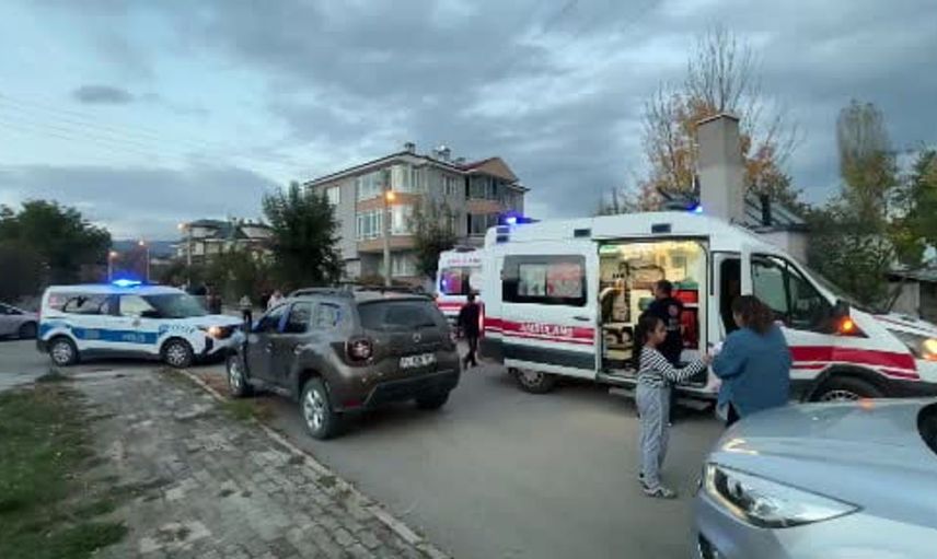 Bolu’da ciple otomobil çarpıştı: Dört yaralı hastaneye kaldırıldı