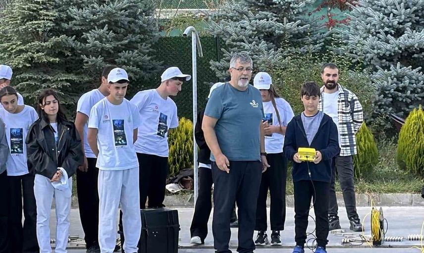 Tatvan'da gençler Van Gölü'nü teknolojiyle keşfetmeye başladı