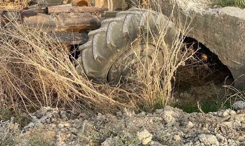 Nizip'te toprak yüklü traktör dereye düştü: Bir yaralı
