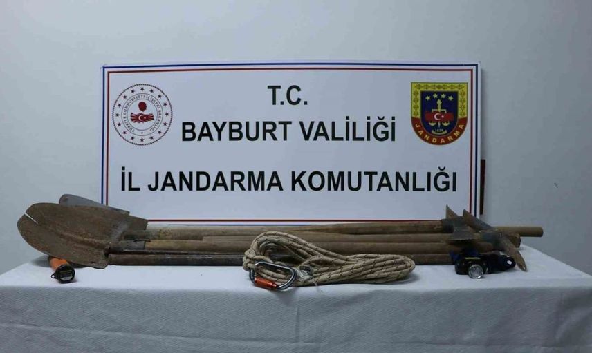 Bayburt'ta izinsiz kazı yapan altı kişi suçüstü yakalandı