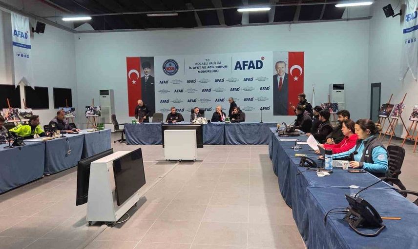 Kocaeli'de ağır yağış riski: Kriz merkezi hızlı toplantıda bir araya geldi