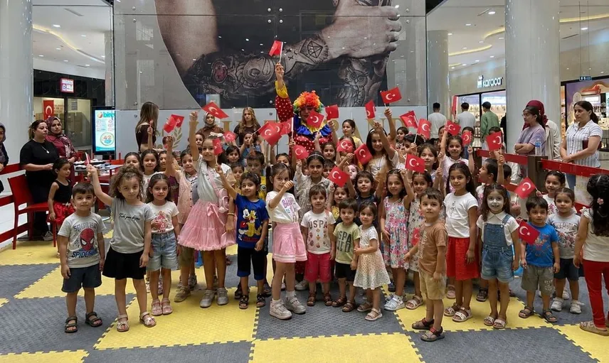 Mardian Mall’da çocuklarla 30 Ağustos Zafer Bayramı coşkusu yaşandı