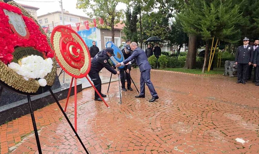 Ergani'de yağmur altında coşkulu 29 Ekim Cumhuriyet Bayramı kutlaması