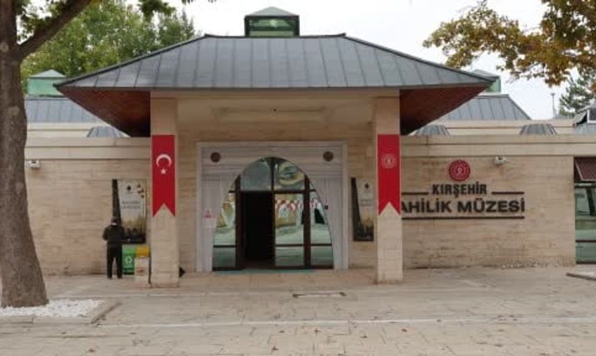 Kırşehir'deki kutsal emanetler sergisi yoğun ilgi görüyor