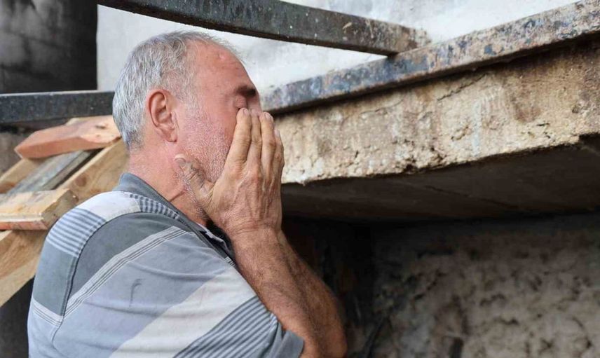 Kozan'daki yangında evleri yanan ailelere konteyner destekleri ulaştı