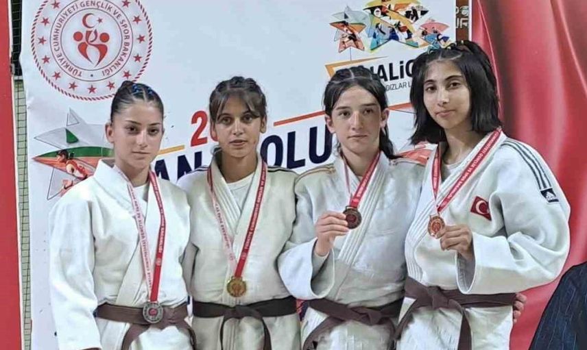 Yunusemreli judocular muğla'da başarıya imza attı