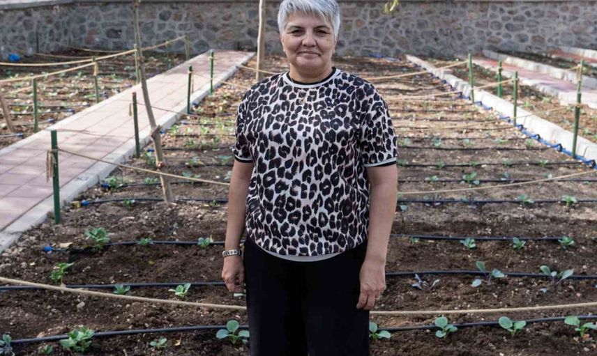 Zorlu süreçte toprağa tutunarak hayata yeniden merhaba dedi