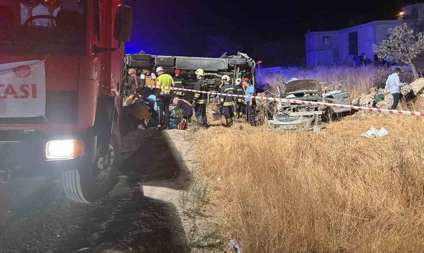 Gaziantep’teki trafik kazasında 7 kişi hayatını kaybetti, 16 kişi yaralandı