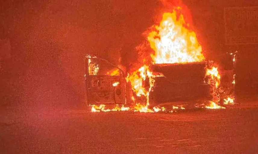 Alanya'da seyir halindeki otomobil alev alev yandı