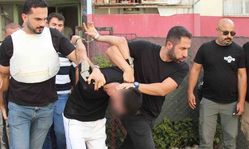 Adana'da firari cezaevi kaçaklığına silahlı direniş: El bombasını çekti