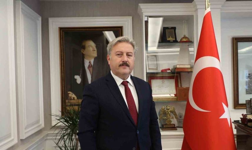 Melikgazi belediyesi gençlerin başarısını taçlandırdı