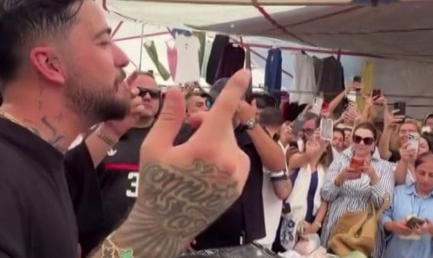 Mahmut Orhan, Alaçatı pazarında sürpriz bir performans sergiledi