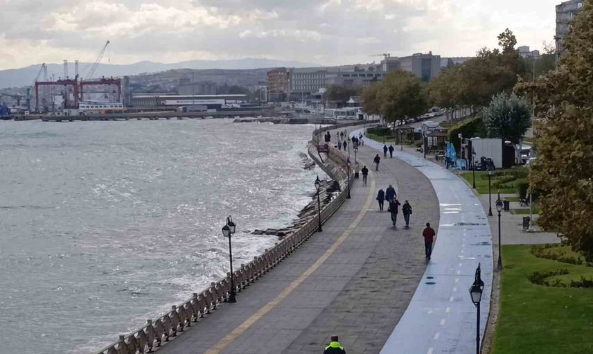 Marmara ve Ege'de beklenen kuvvetli yağışlar için uyarılar yapıldı