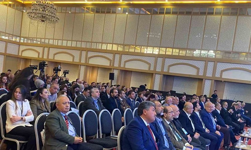 Türk çalışma hayatının geleceği için önemli adım: HAK-İŞ 51’inci yıl dönümünü kutladı