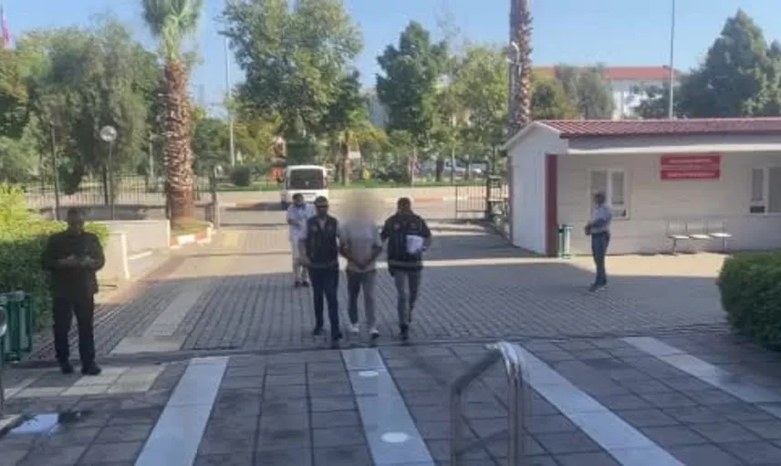Nazilli'de üst geçide asılan maket, bir kişinin tutuklanmasıyla sonuçlandı