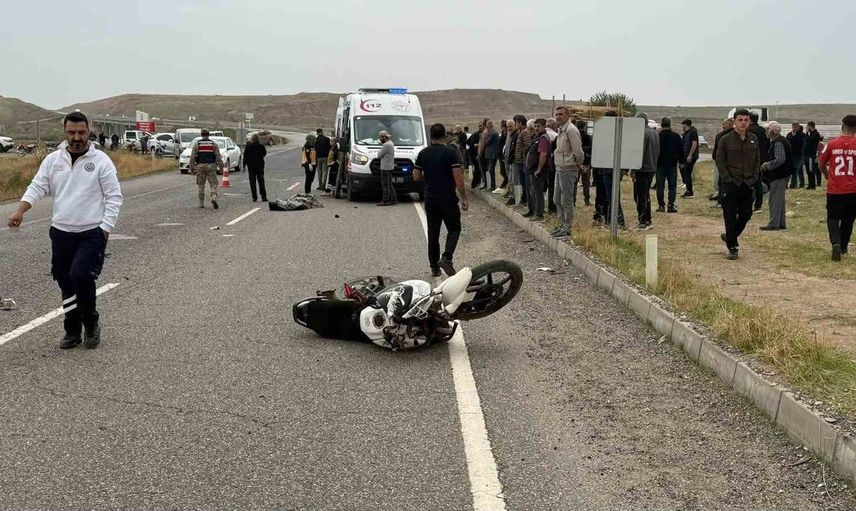 Diyarbakır'da minibüs ile motosiklet çarpıştı: 14 yaşındaki çocuk hayatını kaybetti