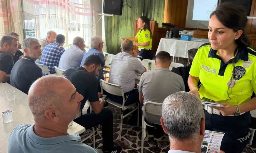 Elazığ'da okul servis sürücülerine yönelik güvenlik eğitimi verildi