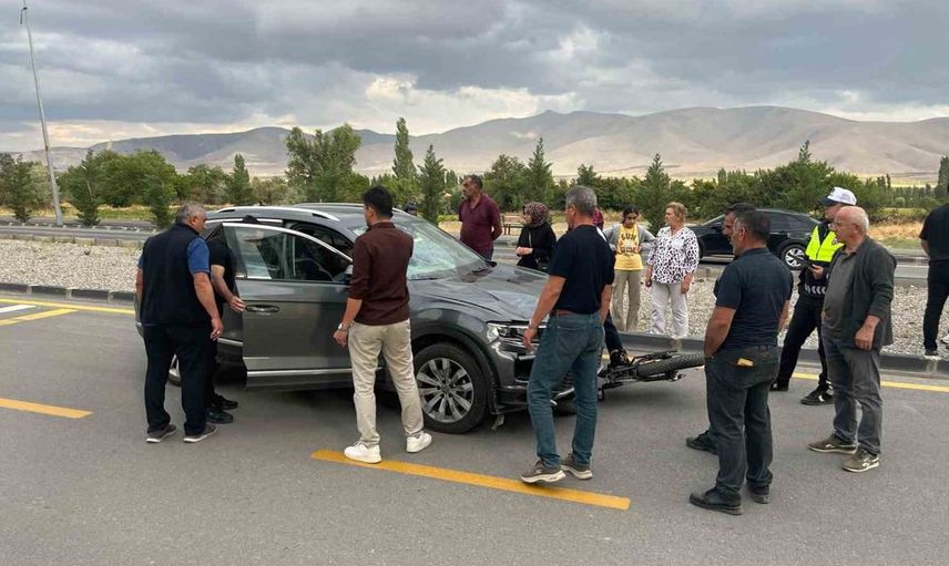 Niğde'de otomobil ve elektrikli bisiklet çarpıştı: 1 kişi yaralandı