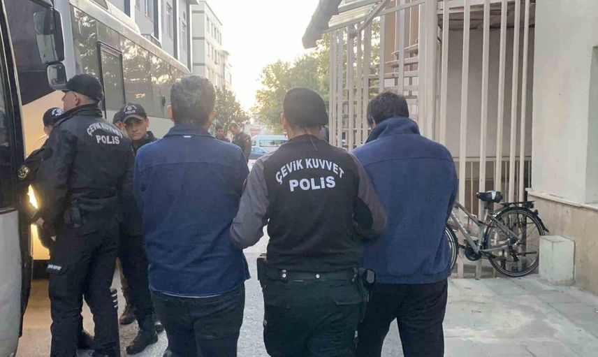 İstanbul'da uluslararası forex dolandırıcılığı soruşturmasında gözaltındakiler sağlık kontrolünden geçti