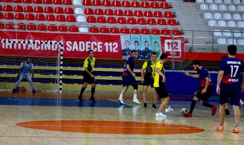 Bilecik'te kamu spor oyunları futsal turnuvası heyecanı başladı