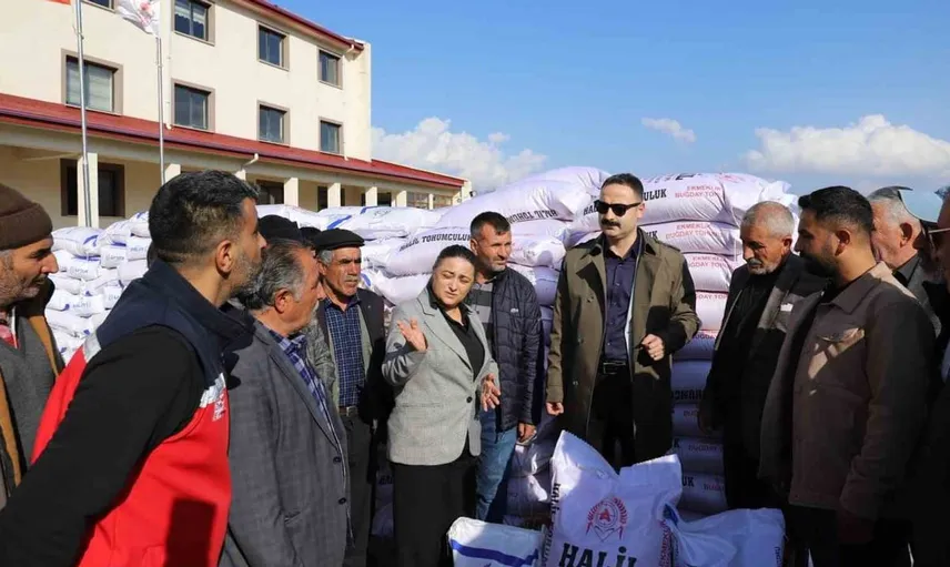 Doğubayazıt’ta tarım destekleri sürüyor: Çiftçilere 20 ton buğday tohumu verildi