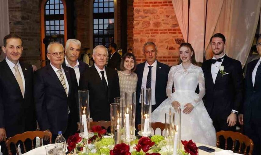 İsmail Yüksek dünyaevine girdi