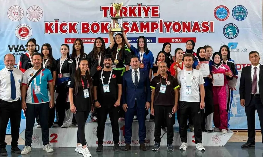 Mustafakemalpaşalı Gizem Yıldız, millî takıma antrenör oldu