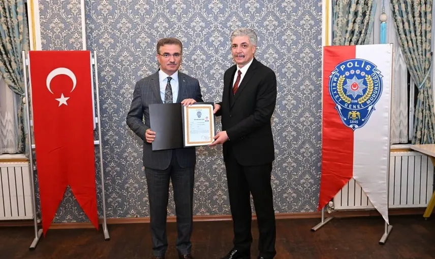 Erzurum'da emniyet rütbe terfi ve veda yemeği gerçekleştirildi