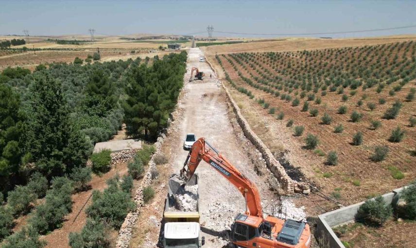 Haliliye ile Siverek arasındaki grup yolu sıcak asfaltla yenileniyor