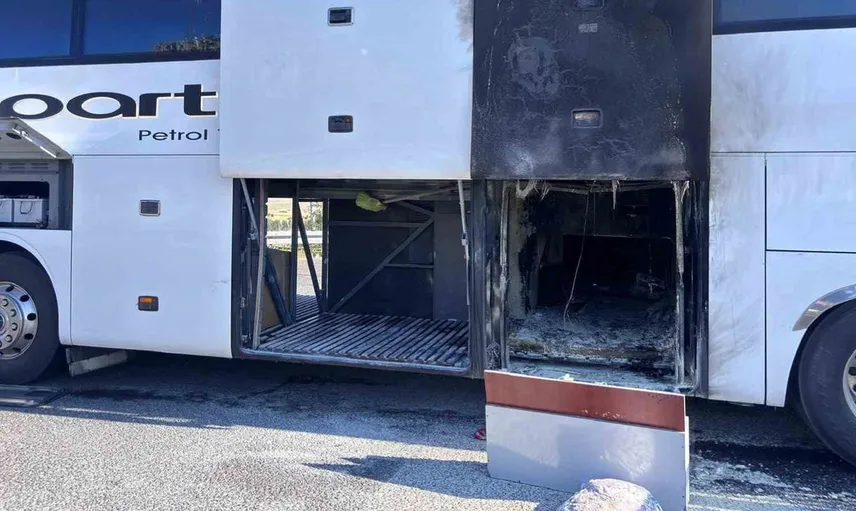 Eskişehir'de otobüs yangını, yolcular son anda kurtarıldı