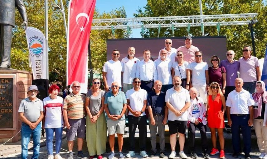 Gömeç dostluk yol koşusu, binlerce sporcunun buluşma noktası oldu
