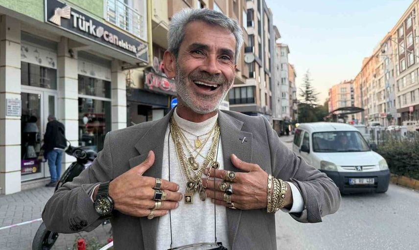 Eskişehir'in barış manço tarzında takı tutkusunu sürdüren tekstilci