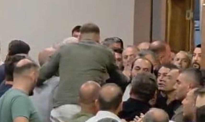 Cem Kotan’ın meclis toplantısında gergin anlar: İstifasının nedenlerini açıkladı