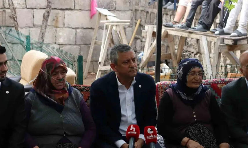 Özgür Özel'in Kayseri'deki gafı: 'CHP’li belediye getireceğiz'