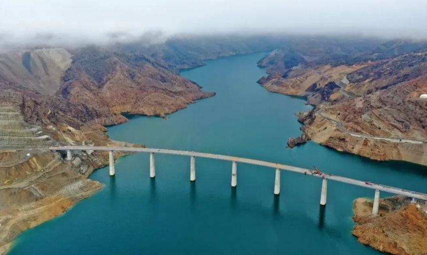 43 milyon liralık tasarruf! Yusufeli Baraj Projesi tamamlandı: Merkez Viyadüğü trafiğe açılıyor!