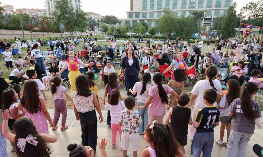 Kırıkkale'de çocuklar açık hava sineması ile buluştu