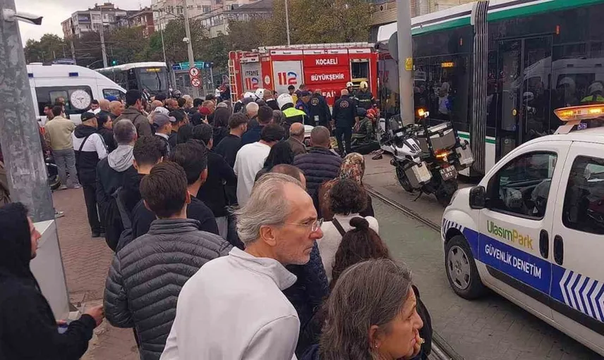Kocaeli'de tramvay kazasında biri ağır yaralı