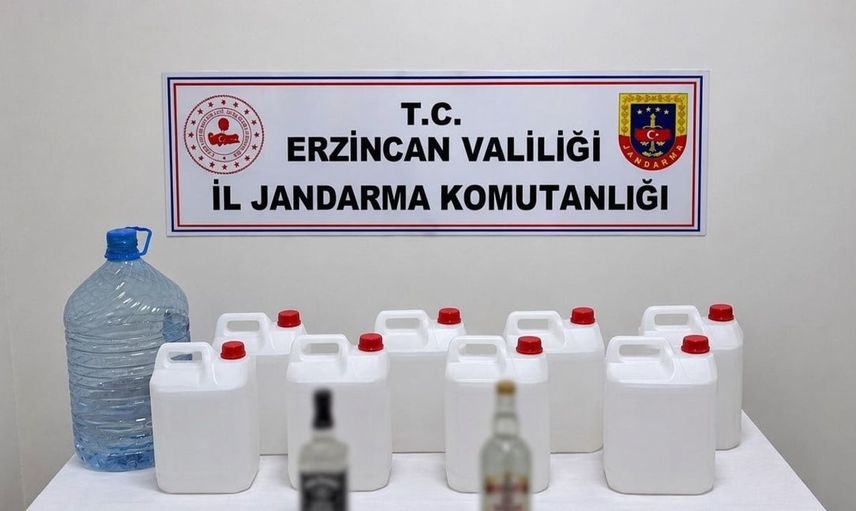 Erzincan'da jandarmadan kaçak alkole baskın: 40 litre etil alkol ele geçirildi