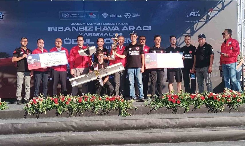 Eskişehirli öğrenciler TEKNOFEST 2026’da önemli bir başarıya imza attı