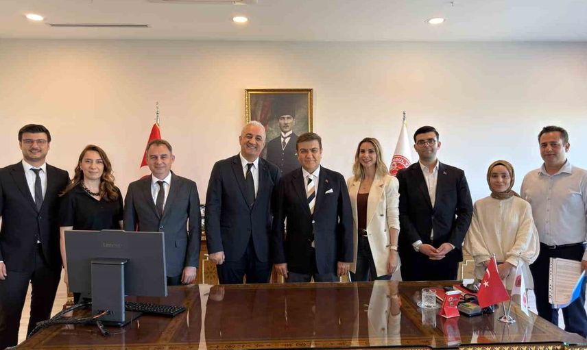 İstanbul yeni yüzyıl üniversitesi ile tacev arasında robotik kodlama işbirliği