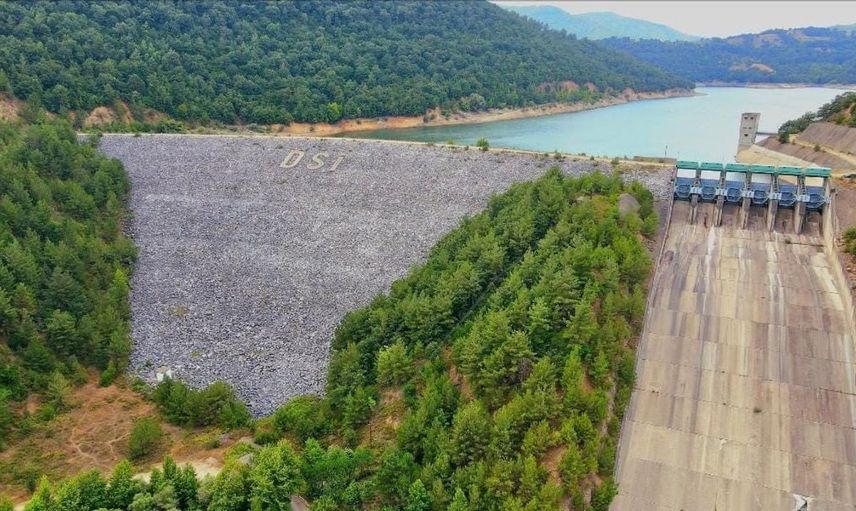 Yaz sıcakları gönen-yenice barajı’nın su seviyesini yüzde 10 düşürdü