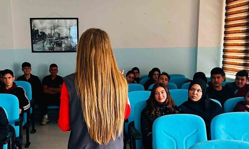 Kütahya'da öğrencilere siber güvenlik semineri verildi
