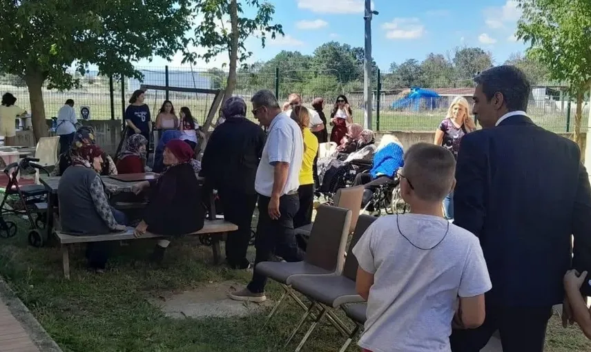 Sinop'ta huzurevi sakinleri ve çocukların buluşması sevgi köprüsü oluşturdu